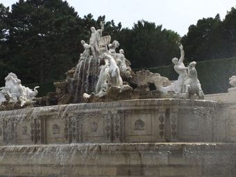 hoenbrunn Neptune Fountain